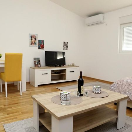 Apartman Frida Apartment Nikšić Bagian luar foto